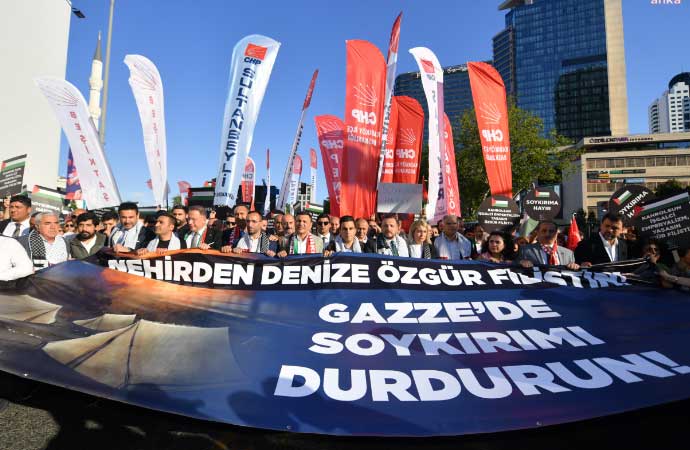 CHP İsrail’in katliamlarını başkonsolosluk önünde protesto etti!