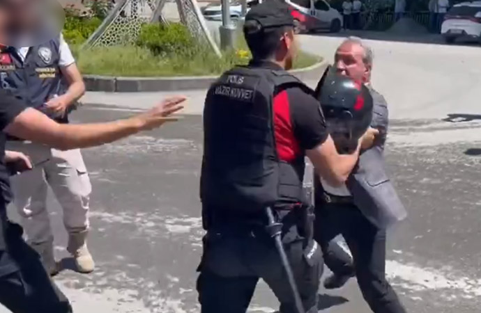 Sıddık Akkaş’a tutuklama protestosuna müdahale! Polis, milletvekilini itti