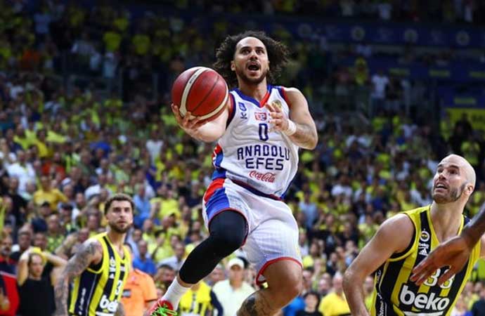 Shane Larkin son saniyede Anadolu Efes’in şampiyonluk umudu oldu!