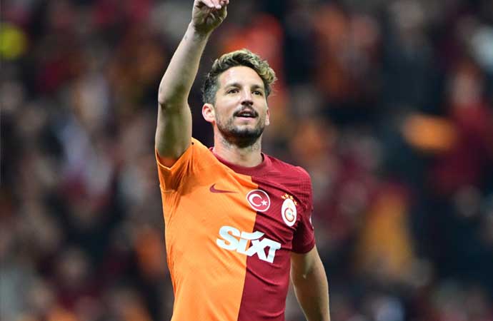 Mertens 1 sezon daha Galatasaray’da