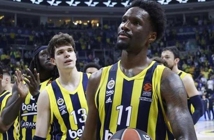 Fenerbahçe Beko, Melli’den sonra Davis ile pota altını güçlendirdi