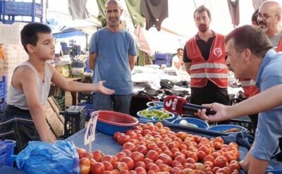 Pazarda çalışan 6. sınıf öğrencisi: Yaşıtlarım top oynuyor, ben evime ekmek parası götürüyorum