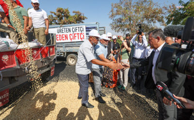 Özel’in yolunu kesen üreticiler, fıstığı yere döktü!