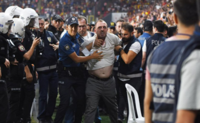 Fenerbahçe’den suç duyurusu: Koç’a saldıran yöneticiye ev hapsi! “Hızımı ayarlayamadım”