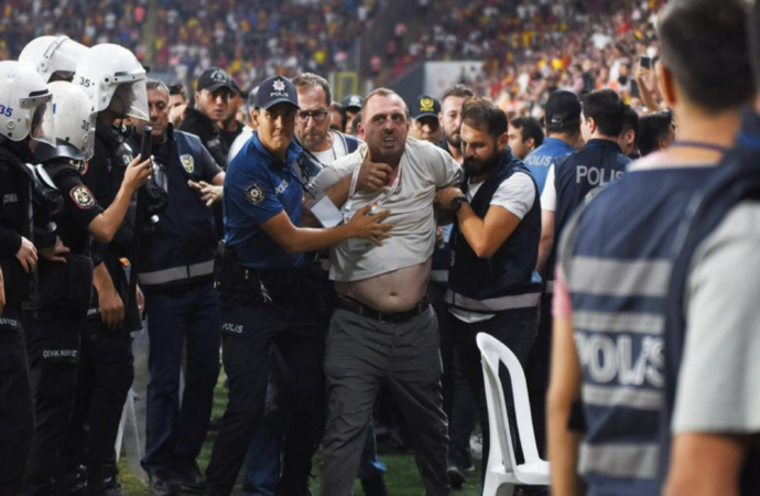 Fenerbahçe’den suç duyurusu: Koç’a saldıran yöneticiye ev hapsi! “Hızımı ayarlayamadım”