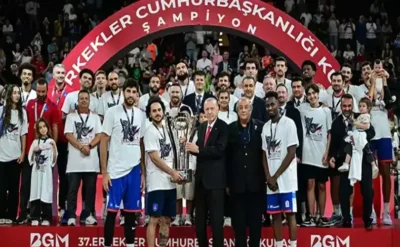 1 sayı farkla Cumhurbaşkanlığı Kupası Anadolu Efes’in