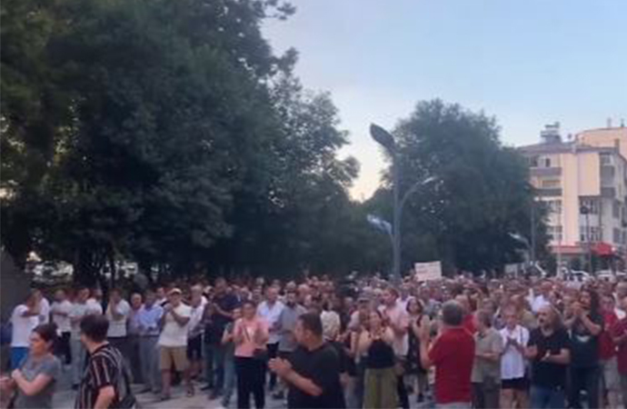 Ormanı koruyan köylüyü öldürdüler! Protesto, yollara taştı