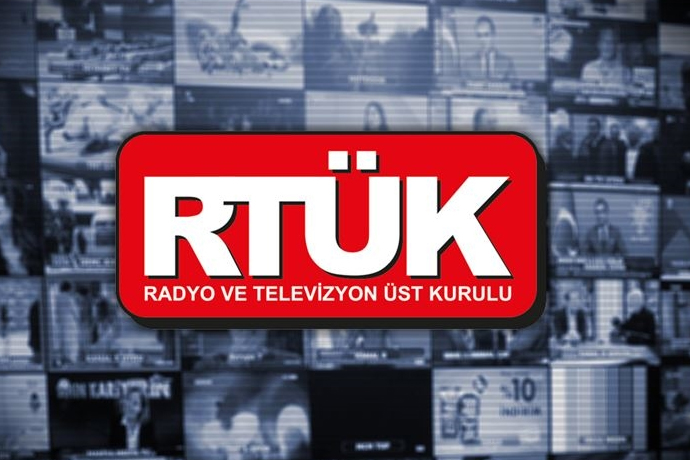 RTÜK, gülümsemeye ceza kesti!