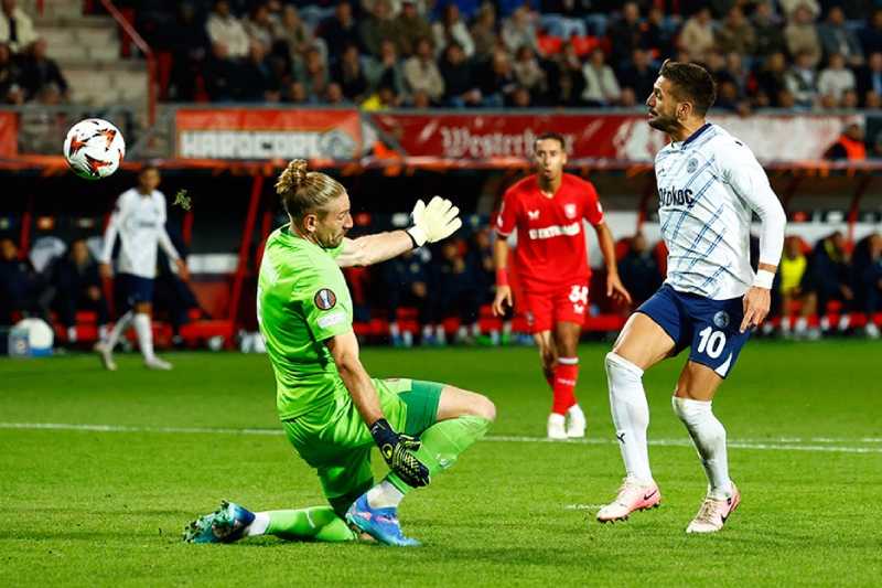 Fenerbahçe, Hollanda’da 1 puanı Tadicle kazandı