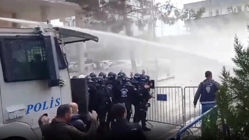 Halfeti’deki kayyım protestosunda 10’a yakın gözaltı