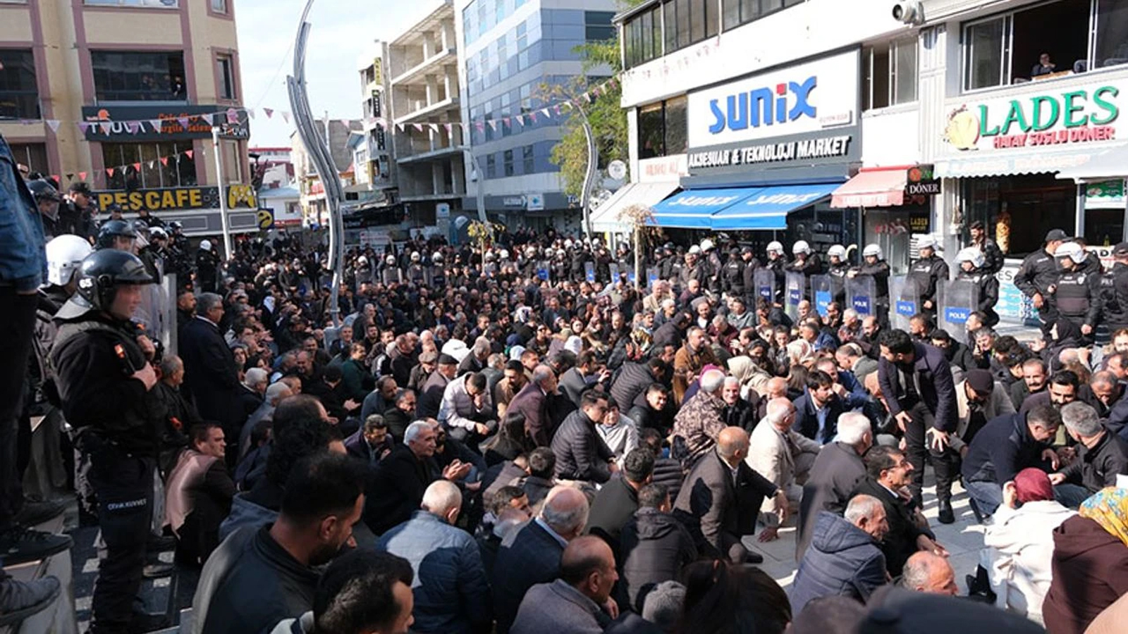 Kayyım protestolarında 200’den fazla terör gözaltısı